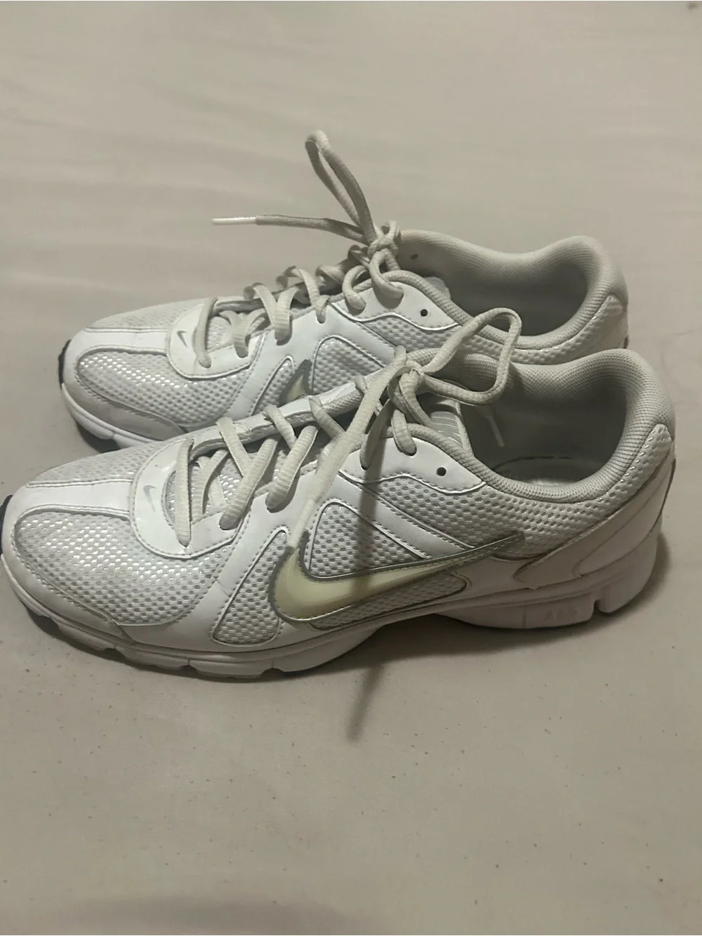 Nike White and Light Gray Women's Athletic Shoes